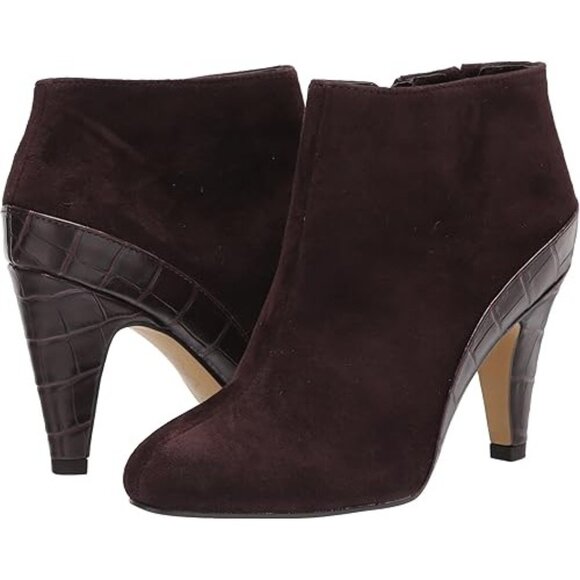 Bella Vita Women's Brennan Bootie - Picture 6 of 6